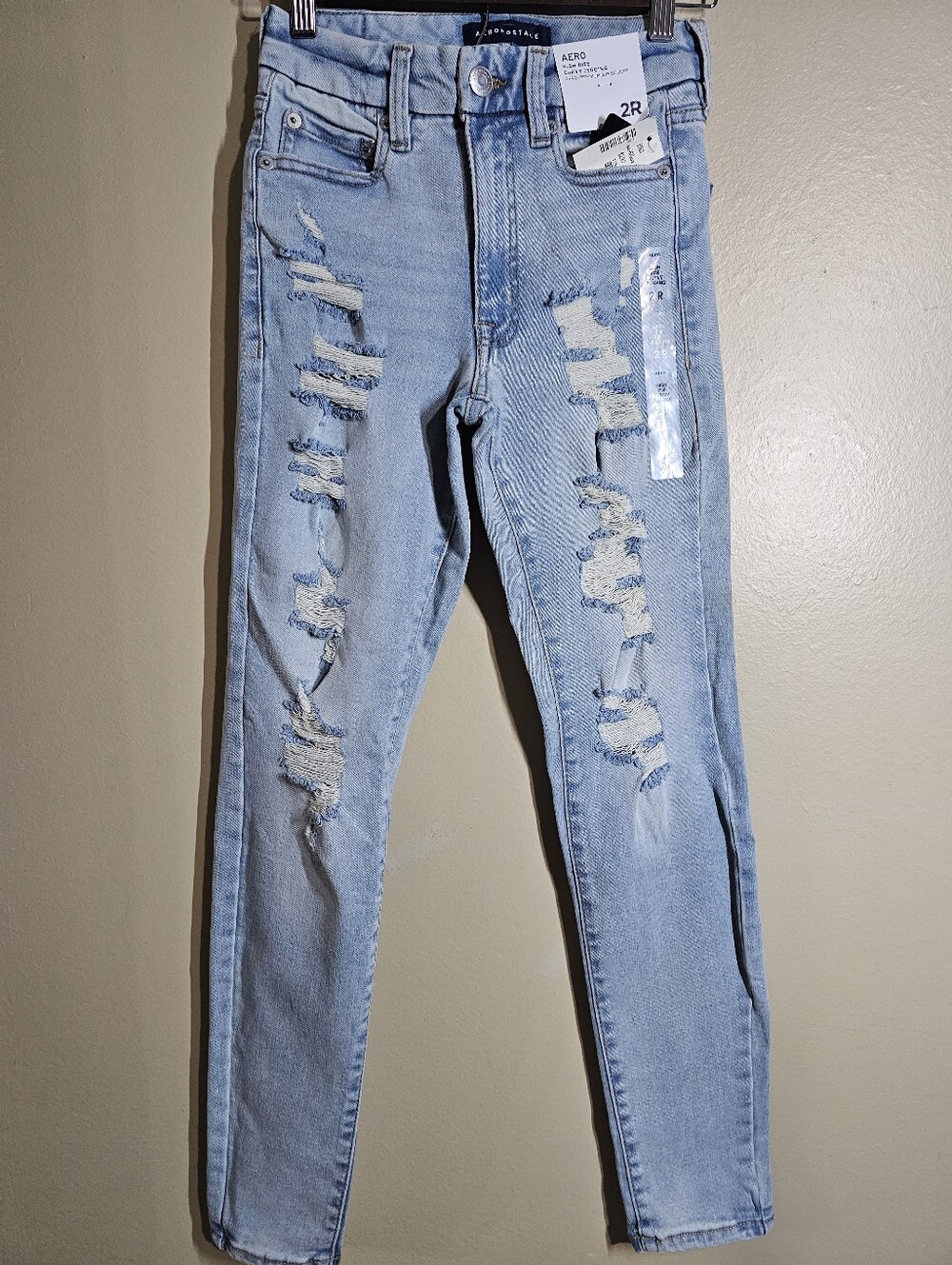 NWT Aeropostale Aero High Rise Curvy Jegging Distressed Jeans 2R